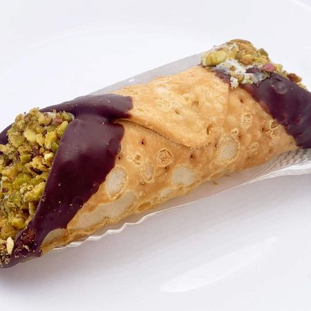 pistachio cannoli